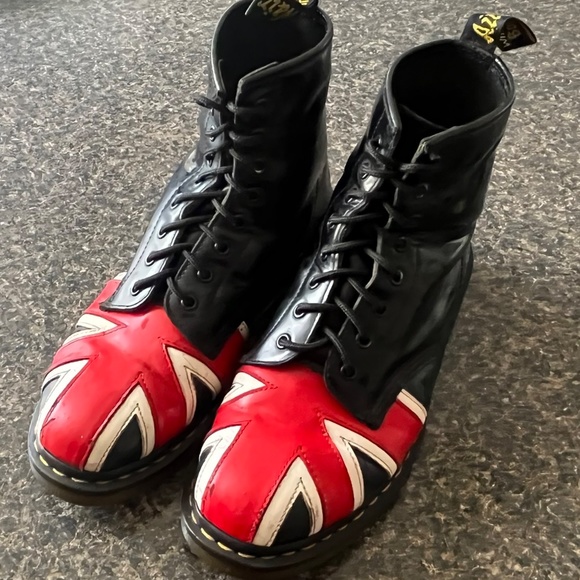 Doc Marten 1460 Union Jack Boots - Get your inner punk on!
